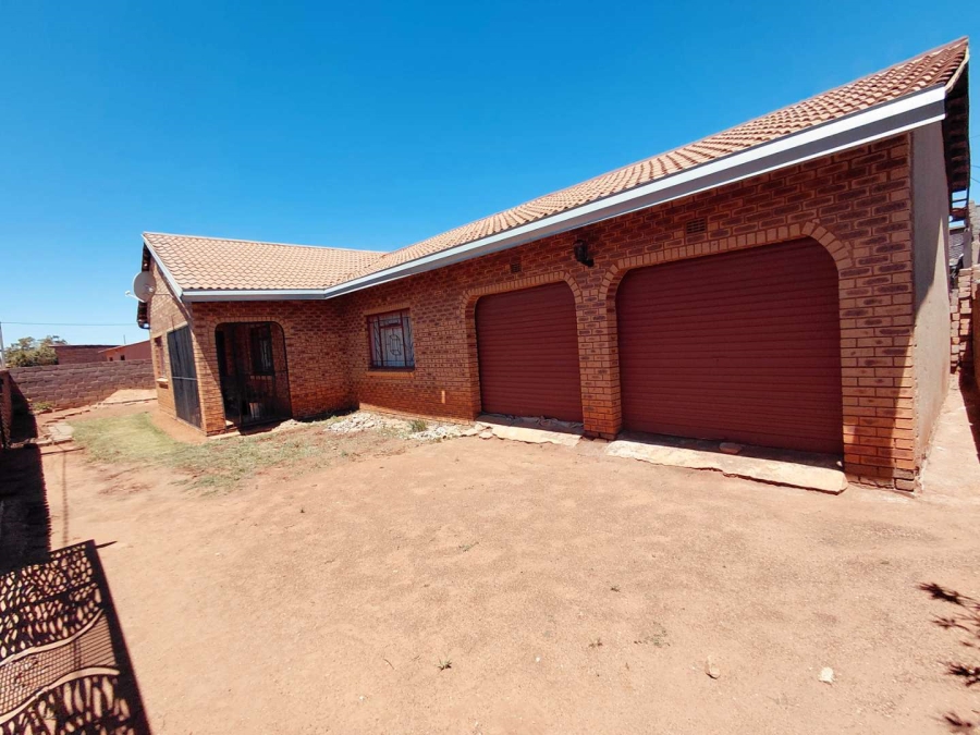 5 Bedroom Property for Sale in Orange Farm Gauteng