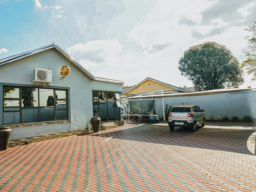 3 Bedroom Property for Sale in Roseacre Gauteng