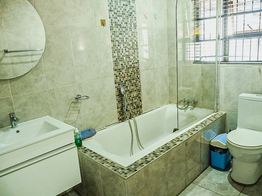 3 Bedroom Property for Sale in Roseacre Gauteng