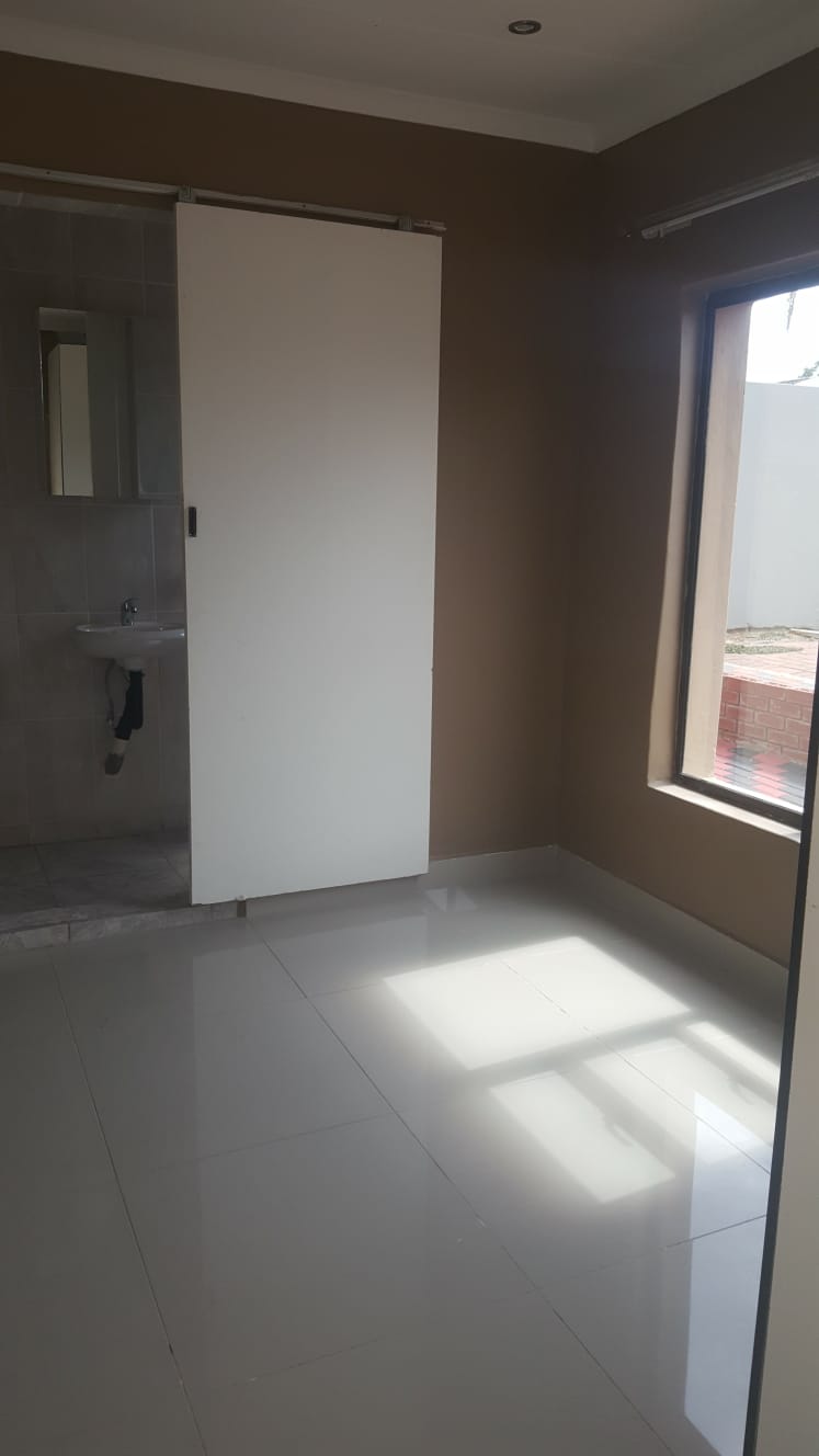 3 Bedroom Property for Sale in Roseacre Gauteng