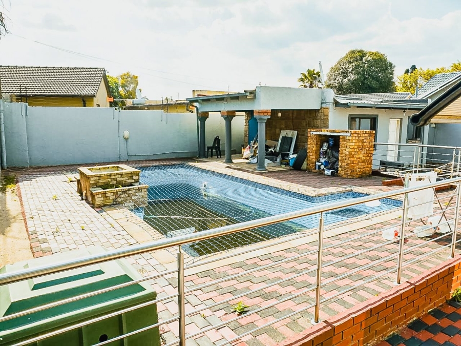 3 Bedroom Property for Sale in Roseacre Gauteng