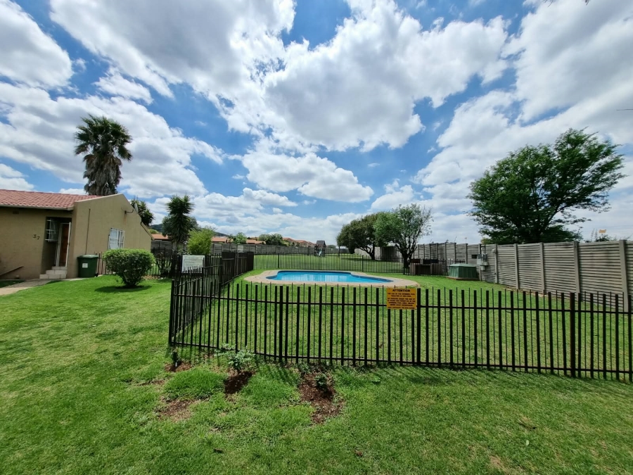 To Let 3 Bedroom Property for Rent in Meyersdal Gauteng