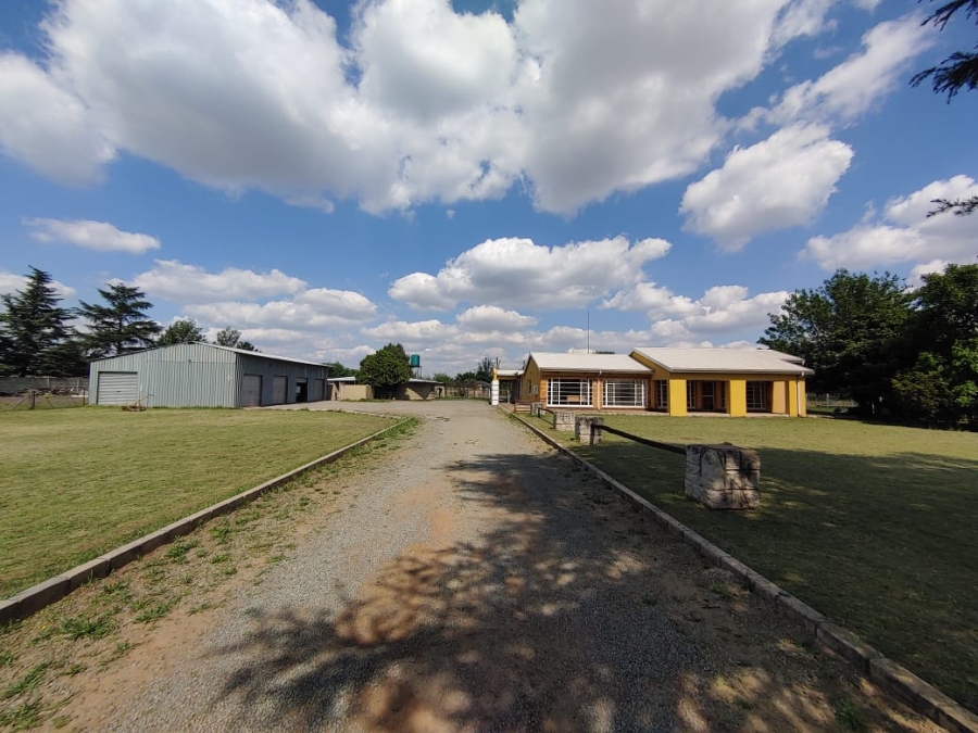 9 Bedroom Property for Sale in Buyscelia Gauteng