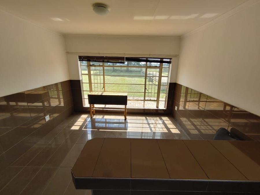 9 Bedroom Property for Sale in Buyscelia Gauteng