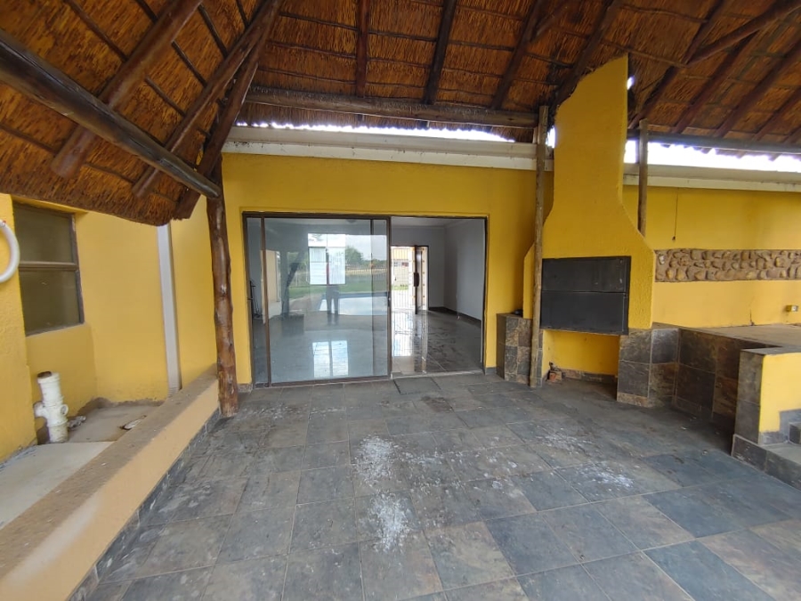 9 Bedroom Property for Sale in Buyscelia Gauteng