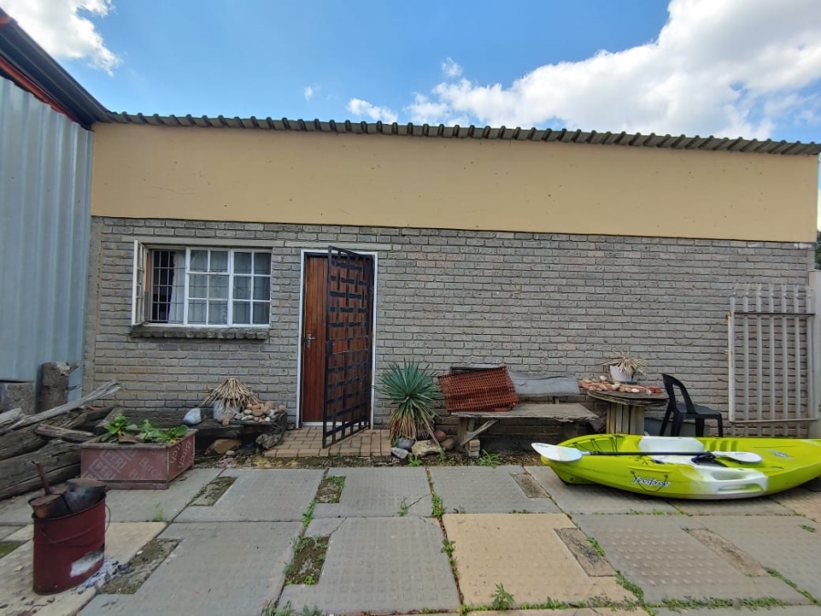 9 Bedroom Property for Sale in Buyscelia Gauteng