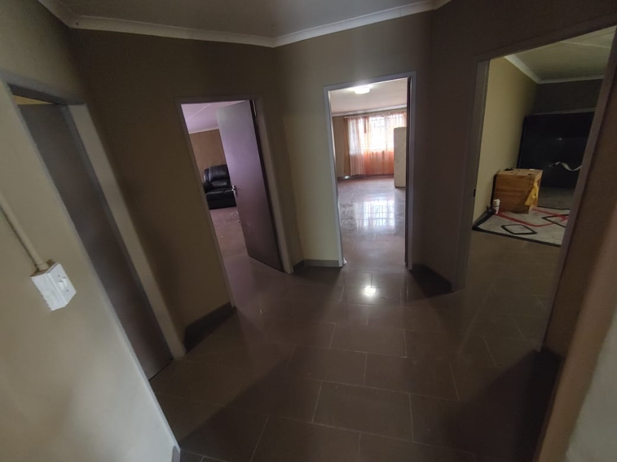 9 Bedroom Property for Sale in Buyscelia Gauteng