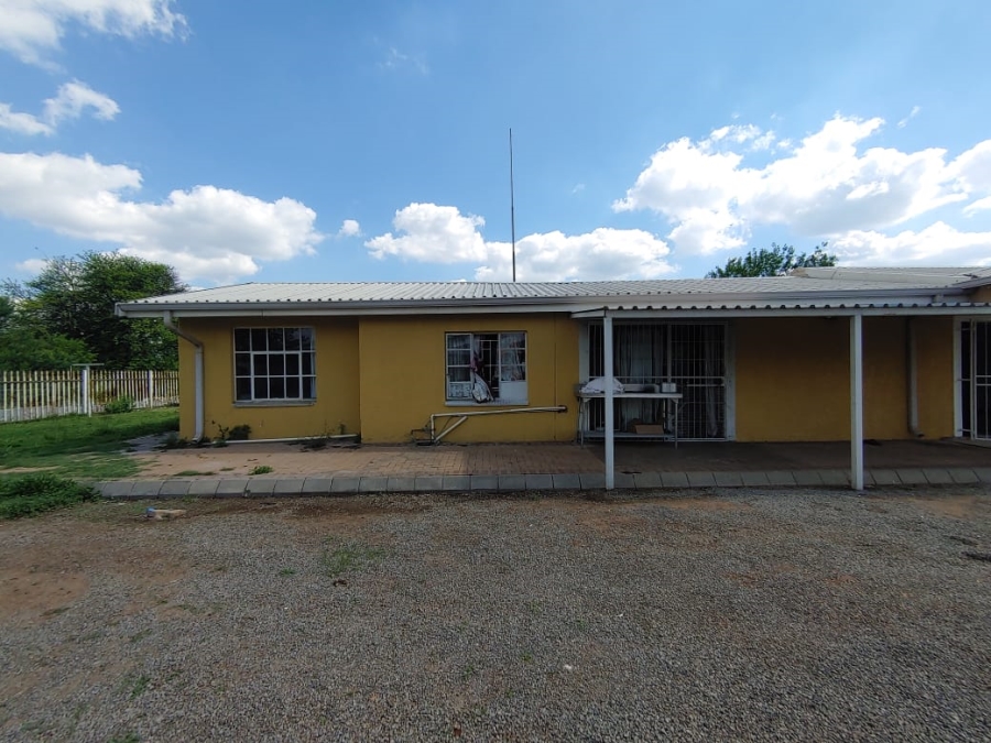 9 Bedroom Property for Sale in Buyscelia Gauteng