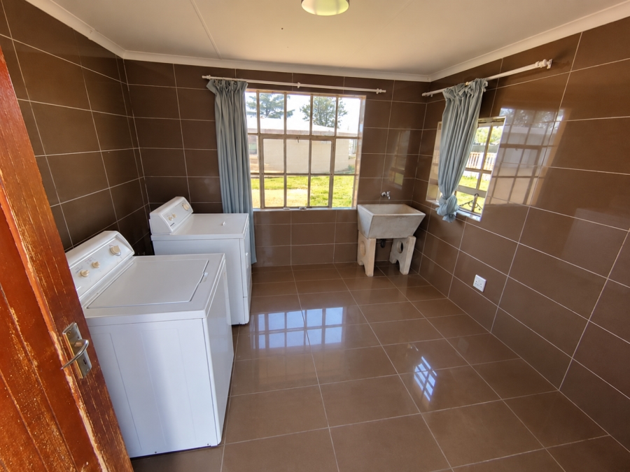 9 Bedroom Property for Sale in Buyscelia Gauteng