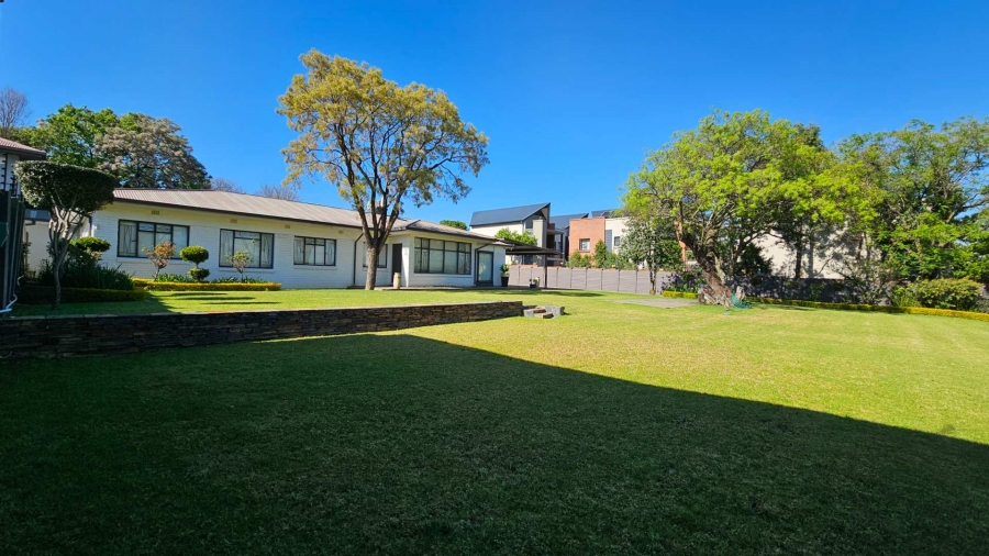To Let Commercial Property for Rent in Menlo Park Gauteng