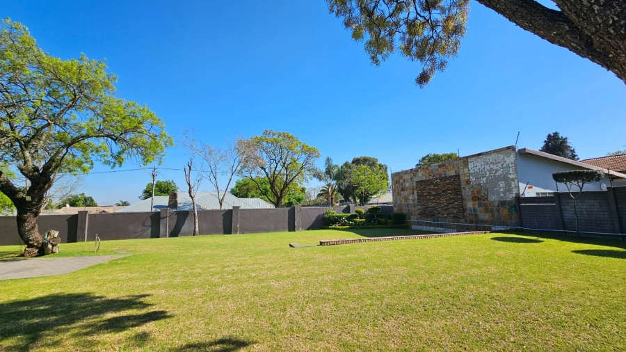 To Let Commercial Property for Rent in Menlo Park Gauteng