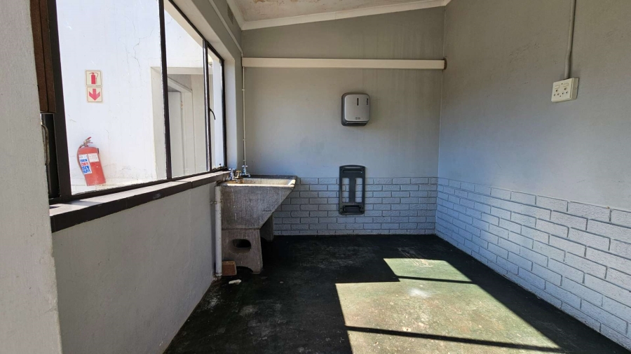 To Let Commercial Property for Rent in Menlo Park Gauteng