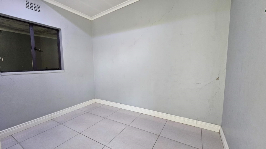 To Let Commercial Property for Rent in Menlo Park Gauteng