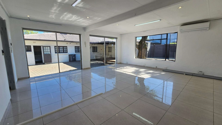 To Let Commercial Property for Rent in Menlo Park Gauteng