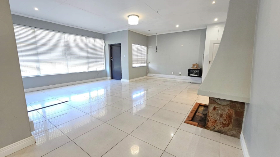 To Let Commercial Property for Rent in Menlo Park Gauteng