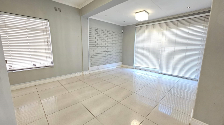 To Let Commercial Property for Rent in Menlo Park Gauteng
