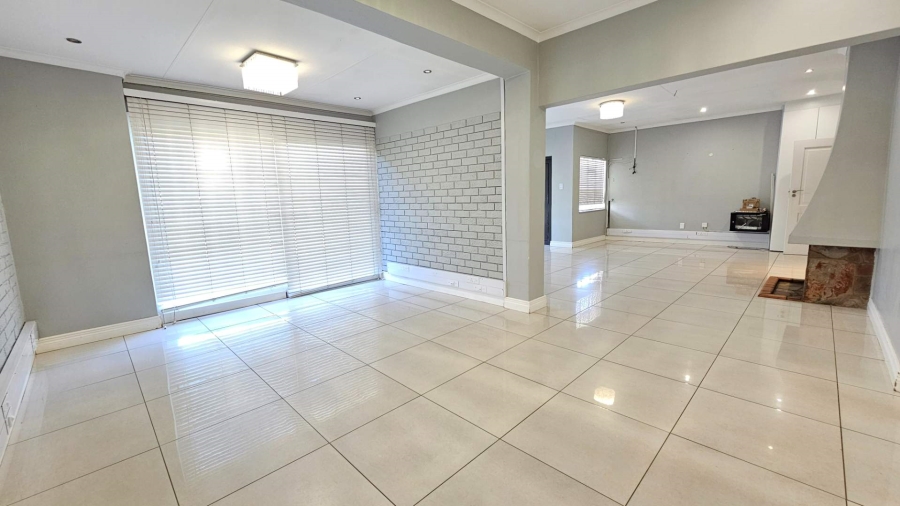 To Let Commercial Property for Rent in Menlo Park Gauteng