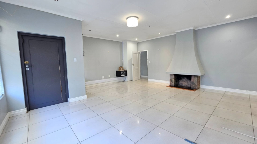 To Let Commercial Property for Rent in Menlo Park Gauteng