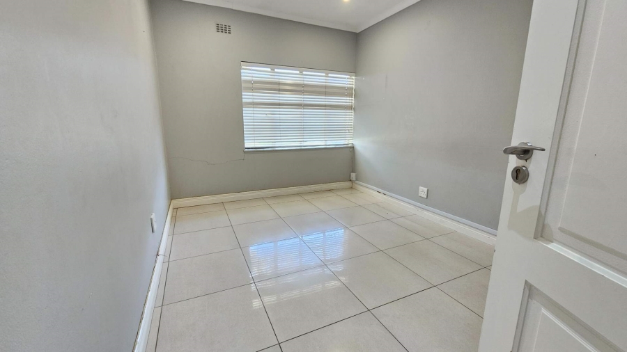 To Let Commercial Property for Rent in Menlo Park Gauteng