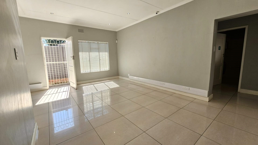 To Let Commercial Property for Rent in Menlo Park Gauteng