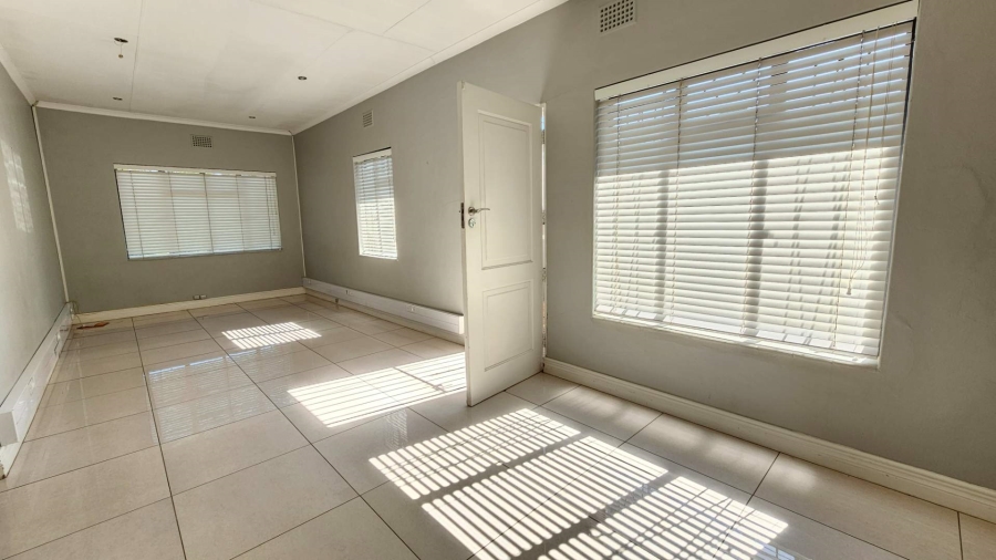 To Let Commercial Property for Rent in Menlo Park Gauteng