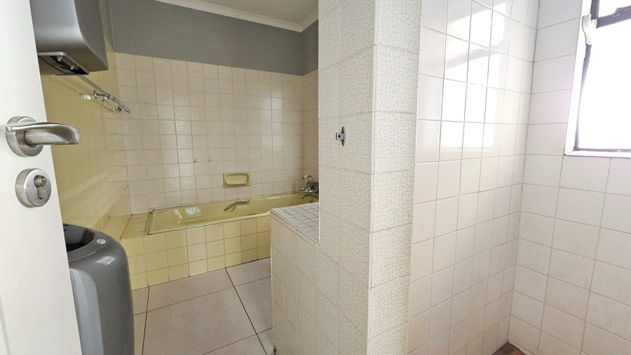 To Let Commercial Property for Rent in Menlo Park Gauteng