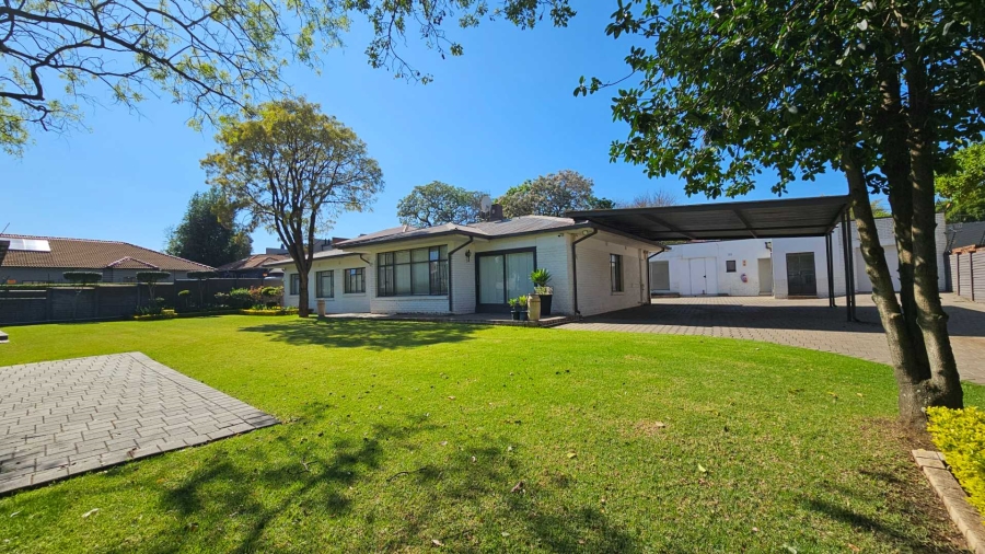 To Let Commercial Property for Rent in Menlo Park Gauteng
