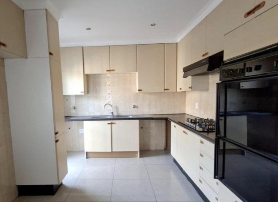 To Let 3 Bedroom Property for Rent in Woodmead Gauteng