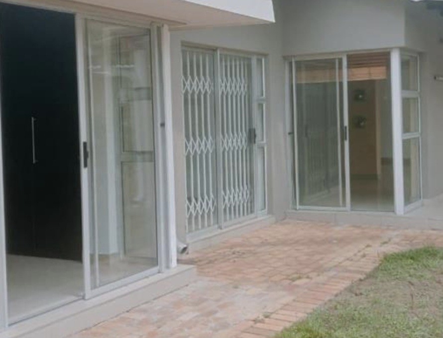 To Let 3 Bedroom Property for Rent in Woodmead Gauteng