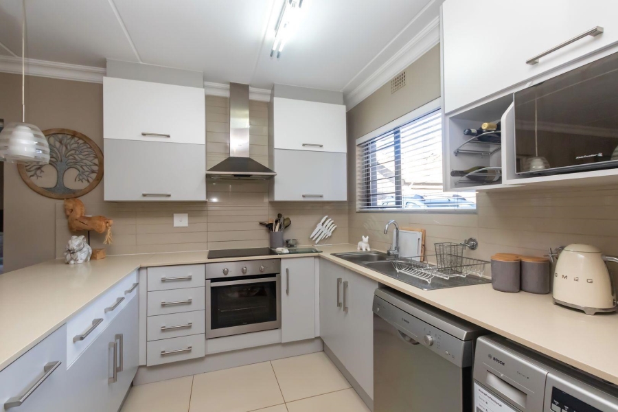 To Let 2 Bedroom Property for Rent in Kyalami Hills Gauteng