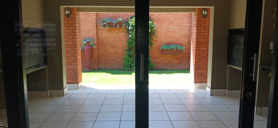2 Bedroom Property for Sale in Glenvista Gauteng