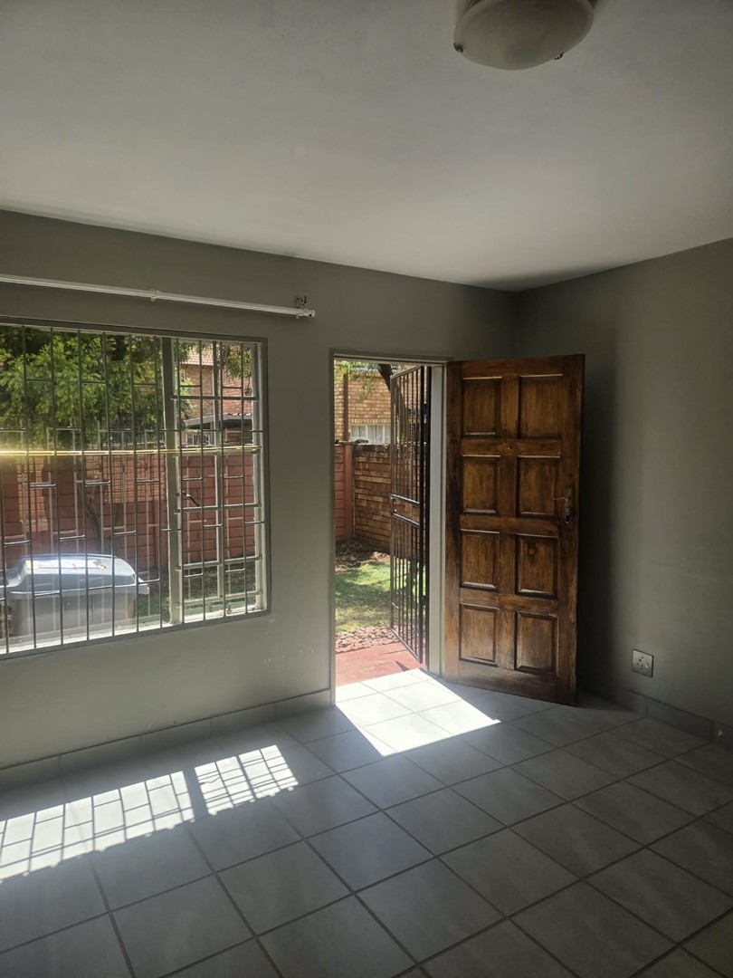 To Let 2 Bedroom Property for Rent in Annlin Gauteng