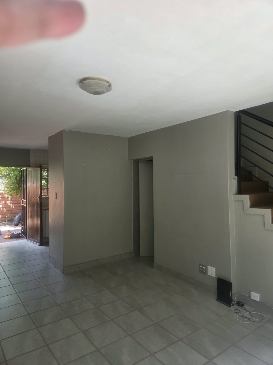 To Let 2 Bedroom Property for Rent in Annlin Gauteng