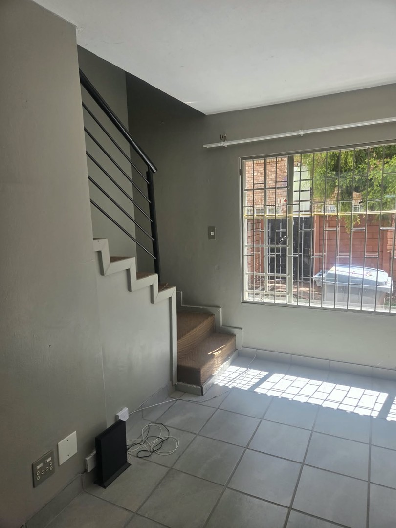 To Let 2 Bedroom Property for Rent in Annlin Gauteng