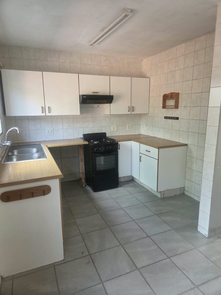 To Let 2 Bedroom Property for Rent in Annlin Gauteng