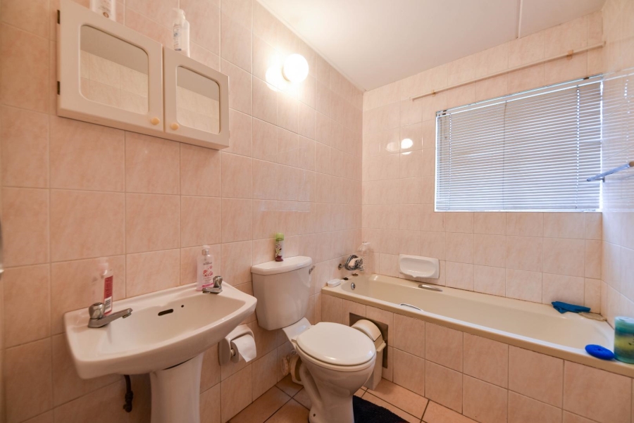 2 Bedroom Property for Sale in Elardus Park Gauteng
