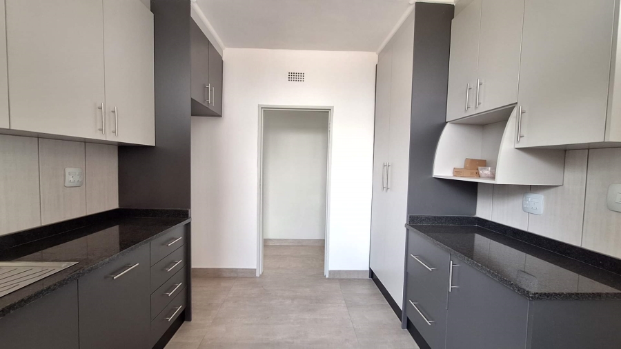 2 Bedroom Property for Sale in Constantia Kloof Gauteng