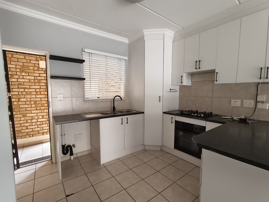 To Let 3 Bedroom Property for Rent in North Riding Gauteng
