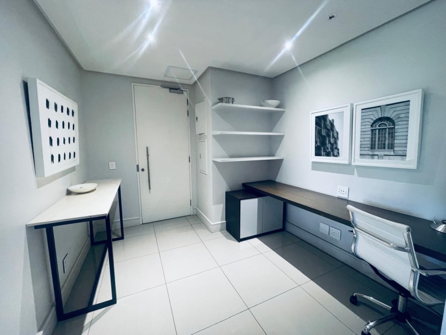 To Let 2 Bedroom Property for Rent in Sandown Gauteng