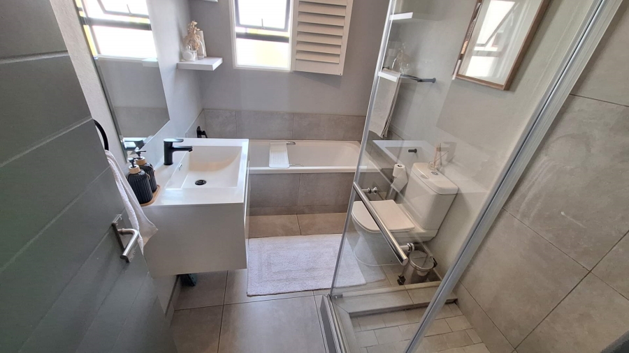 To Let 3 Bedroom Property for Rent in Ferndale Gauteng