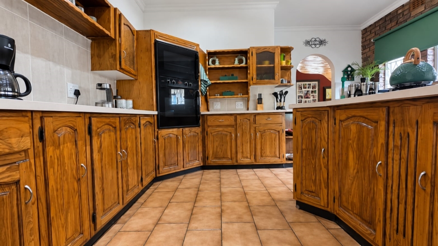 4 Bedroom Property for Sale in Golf View Gauteng