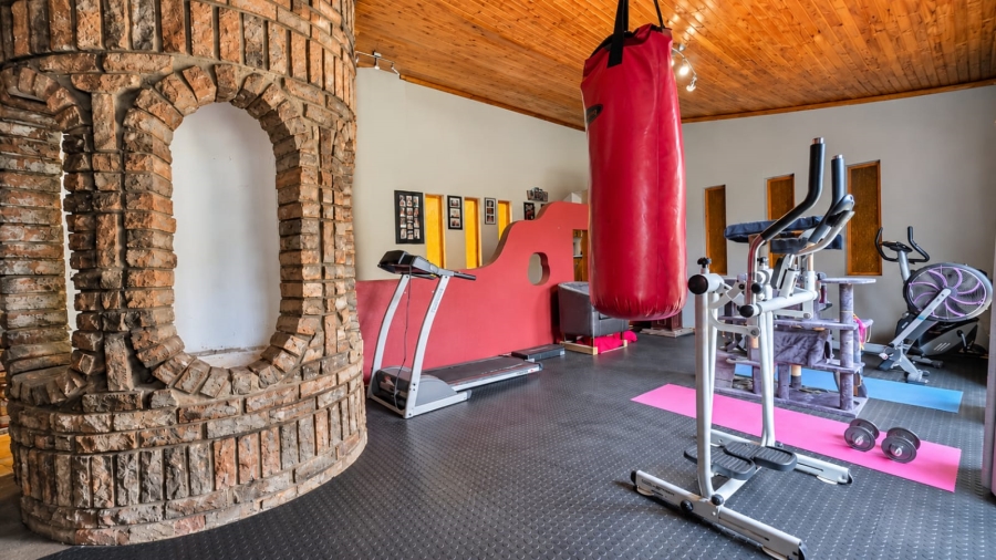 4 Bedroom Property for Sale in Golf View Gauteng