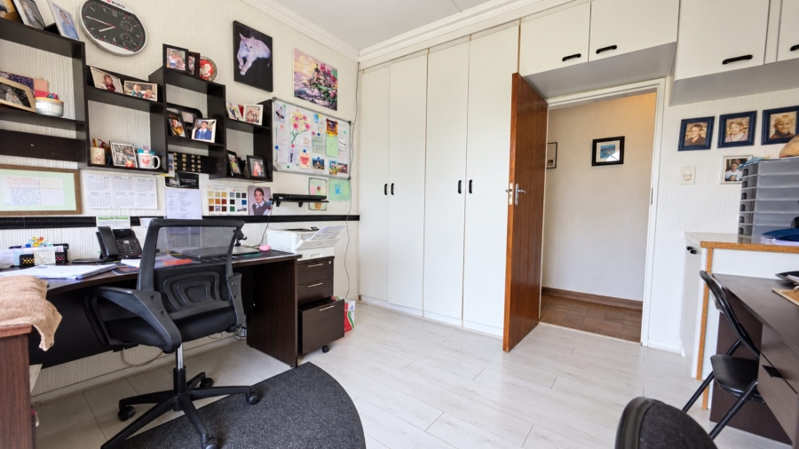 4 Bedroom Property for Sale in Golf View Gauteng
