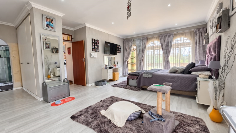 4 Bedroom Property for Sale in Golf View Gauteng