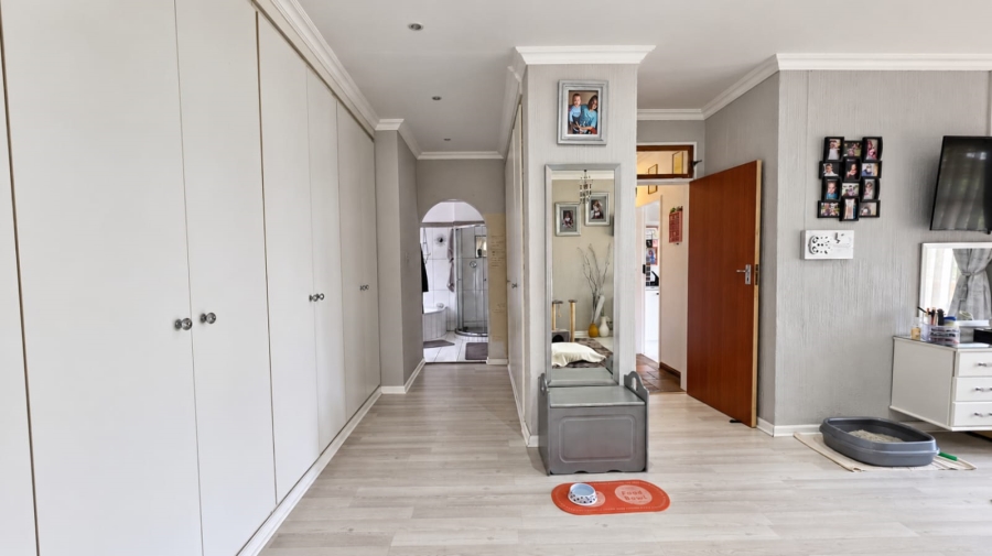 4 Bedroom Property for Sale in Golf View Gauteng
