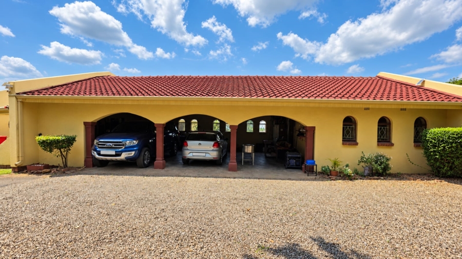 4 Bedroom Property for Sale in Golf View Gauteng