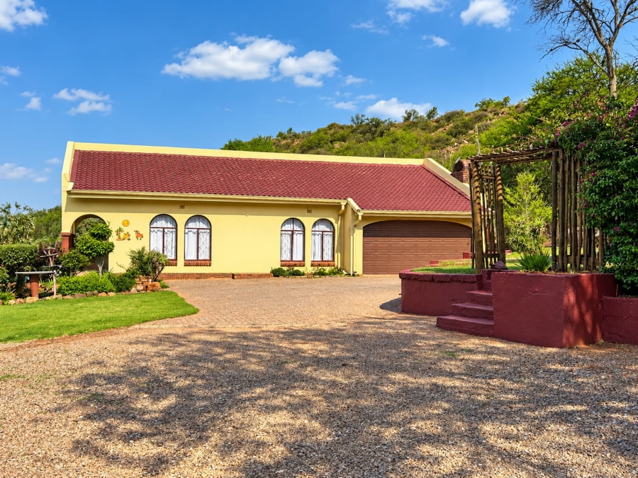 4 Bedroom Property for Sale in Golf View Gauteng