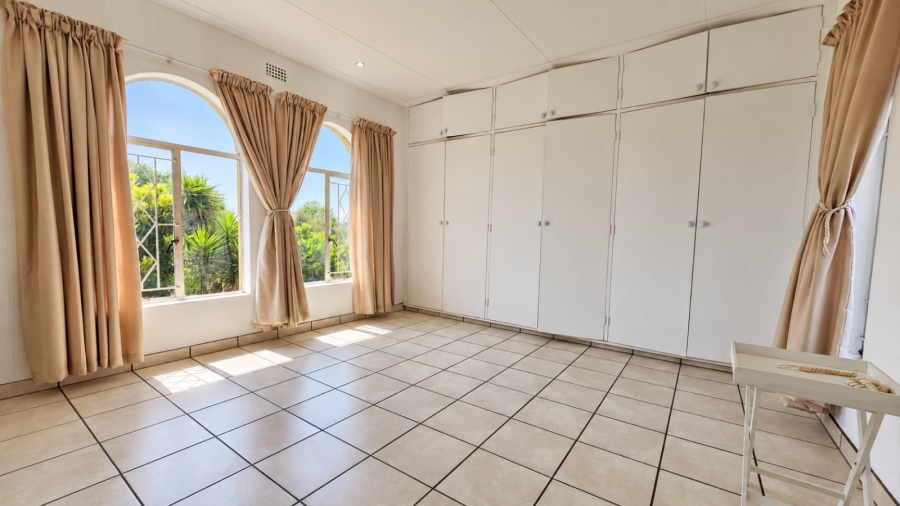 4 Bedroom Property for Sale in Golf View Gauteng