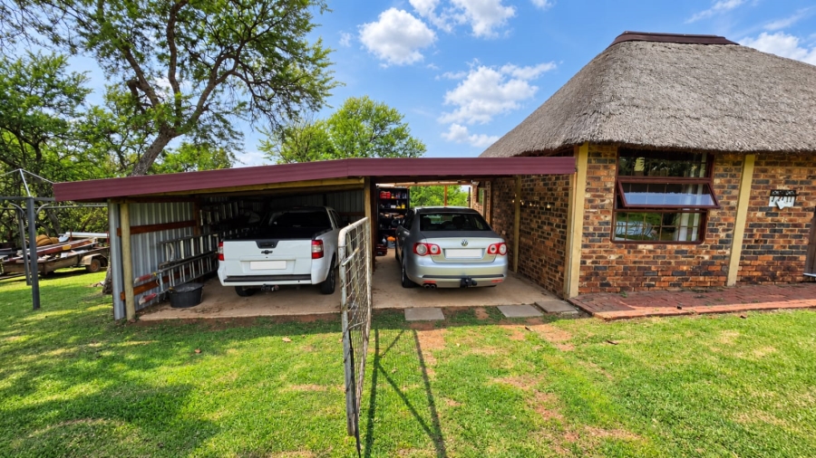 4 Bedroom Property for Sale in Golf View Gauteng
