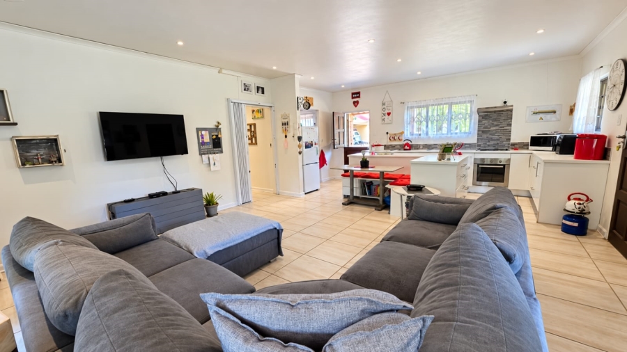 4 Bedroom Property for Sale in Golf View Gauteng